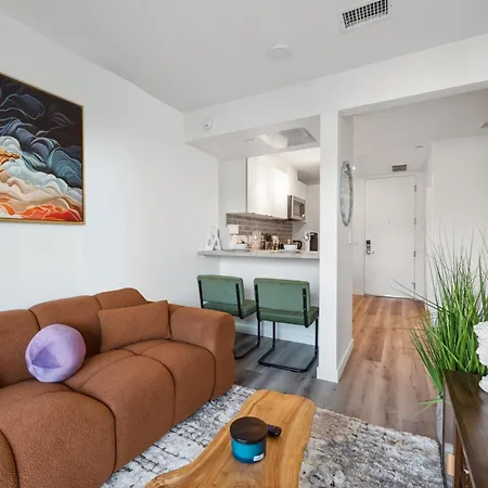 Hollywood 1Bdr Apt With Pool, Free Parking, Gym